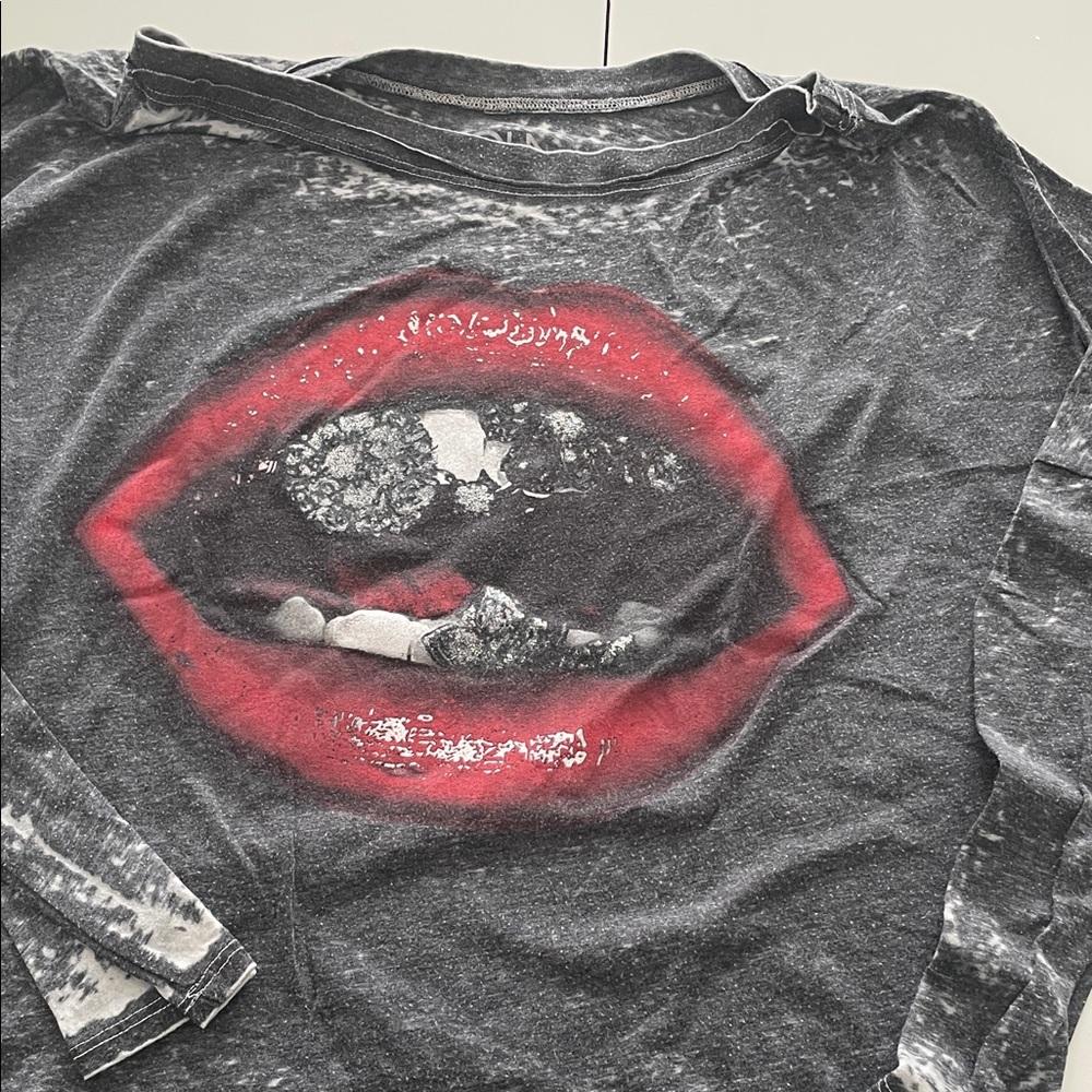 Chaser Gray Long Sleeve Tee with Red Lips Graphic